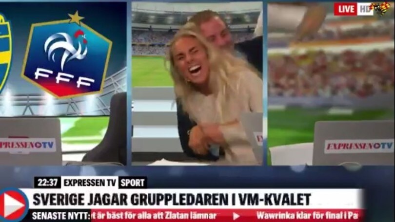 Svezia, la giornalista impazzisce di gioia al gol di Toivonen con la Francia
