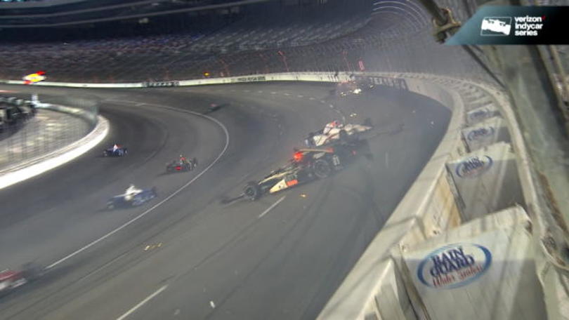Indy, pauroso incidente a catena!