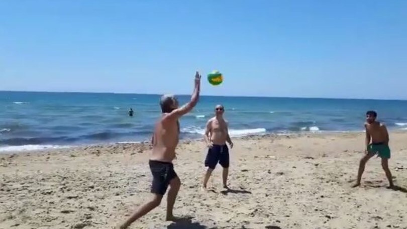 Malagò, che schiacciata contro Daniele Lupo!