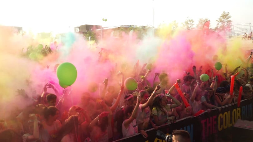 Milano, The Color Run attraversa i luoghi dell'Expo