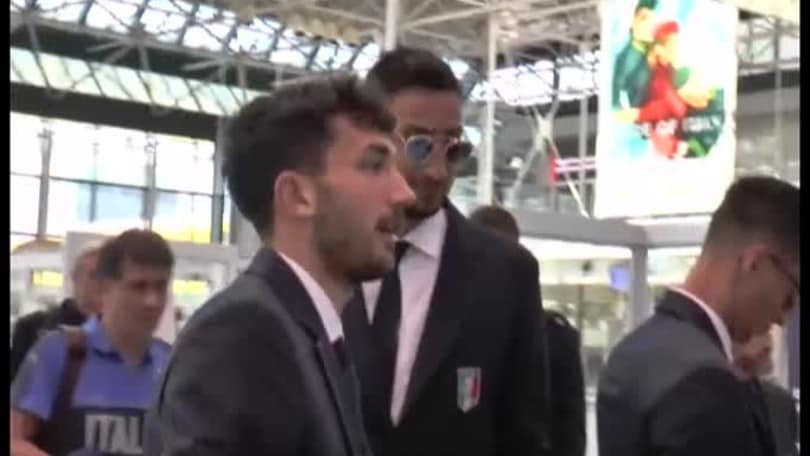 Donnarumma, nervosismo in aeroporto