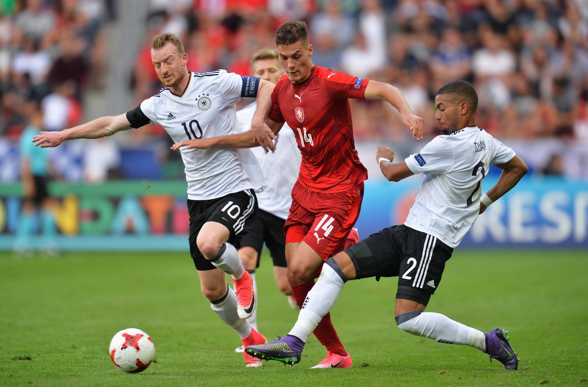 Calciomercato Juventus, Schick sfida Caldara e Rugani