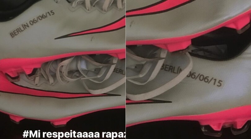 Dani Alves, gaffe social? Ecco le scarpe della finale contro la Juventus
