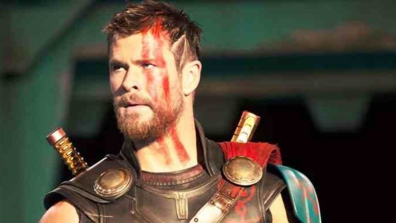 Chris Hemsworth considera illegale firmare sia con Marvel che con DC