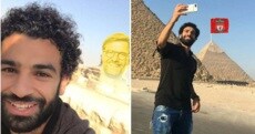 Salah, il selfie davanti alle piramidi scatena il web