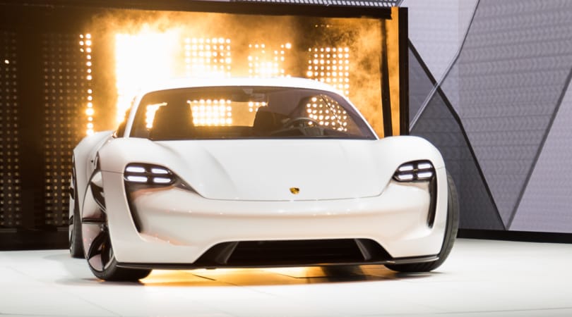 Porsche, 24 Ore per costruire il futuro elettrico