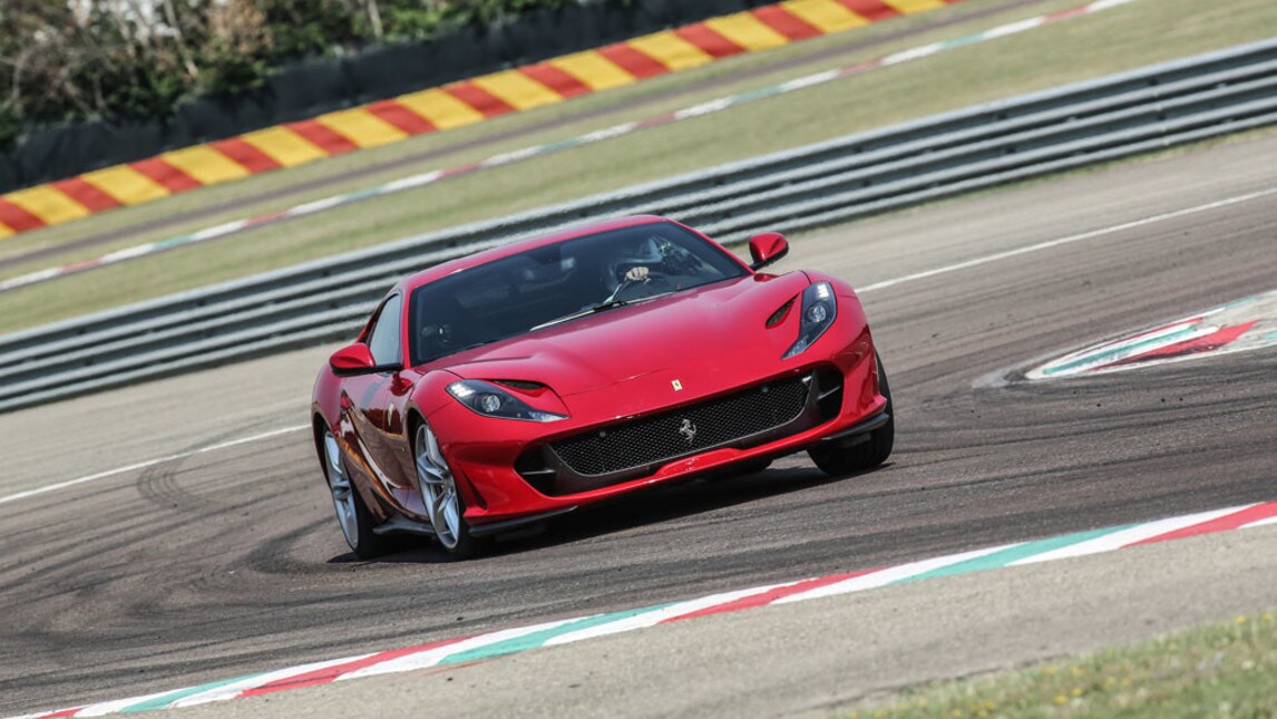 Ferrari 812 Superfast, la prova della stradale da record