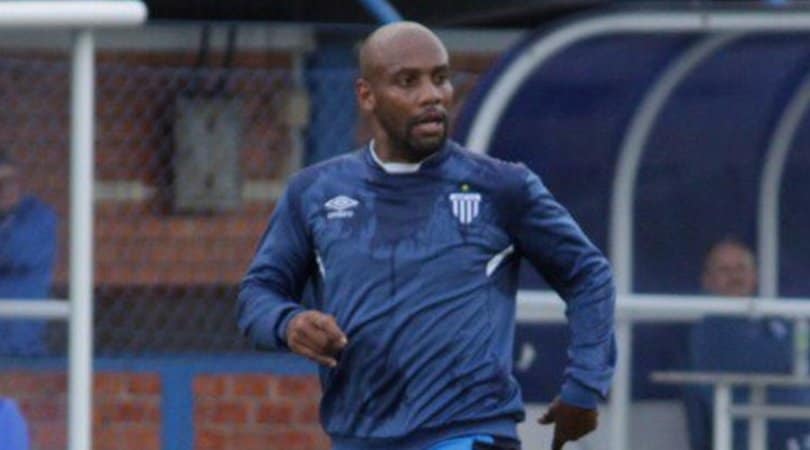 Brasile, per Maicon un ritorno da incubo: autogol e fischi
