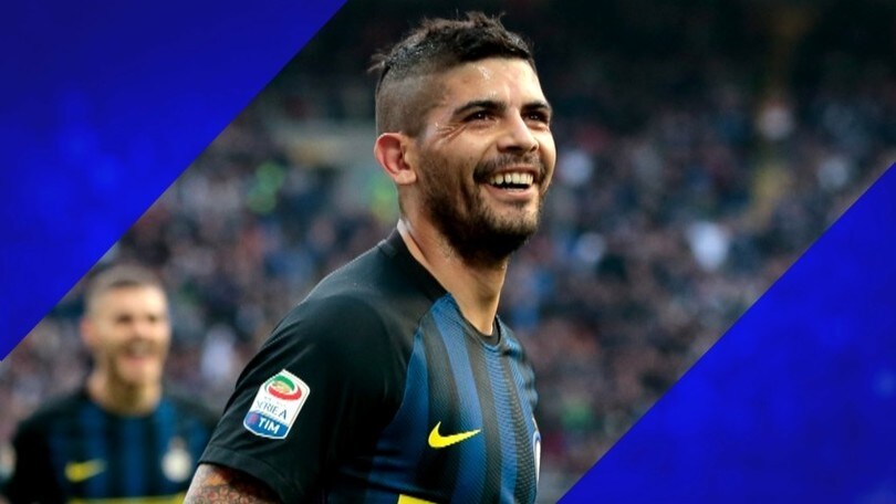 Inter, Sabatini frena la cessione di Banega: "9 milioni sono pochi"