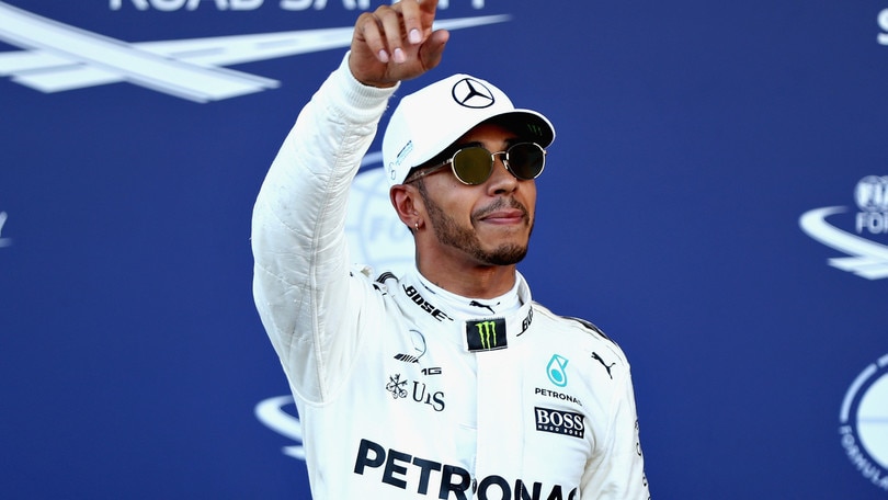 F1 Baku, Hamilton risponde a Vettel: «Un campione non si comporta così»