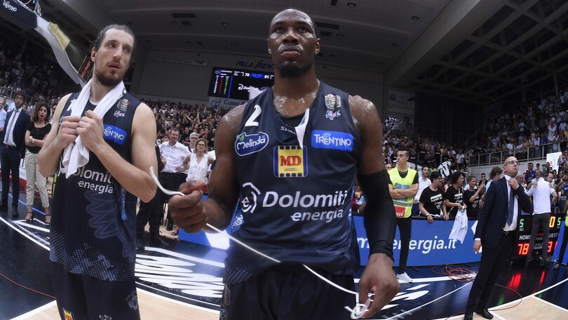 Basket Serie A, Dominique Sutton rinnova con Trento