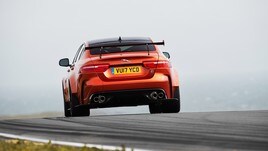 Jaguar XE SV Project 8 2017