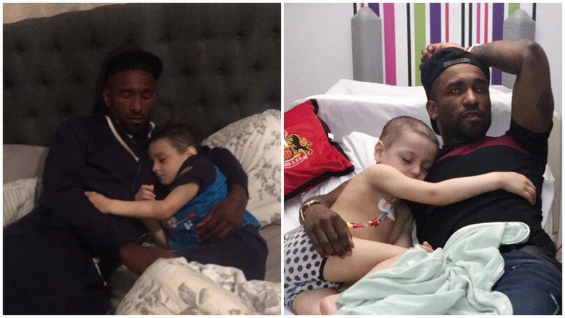 Defoe al capezzale del piccolo Bradley: l'abbraccio commuove il mondo