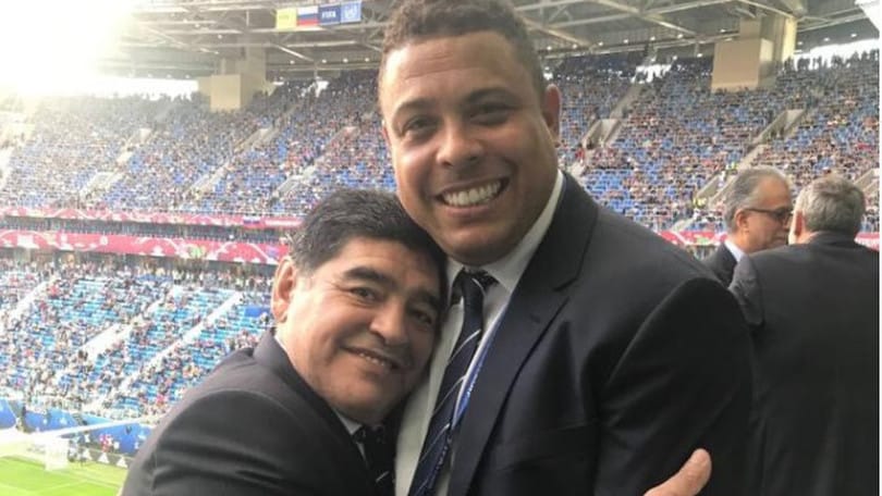 Confederations Cup, Maradona e Ronaldo in tribuna: «Manchiamo noi!»