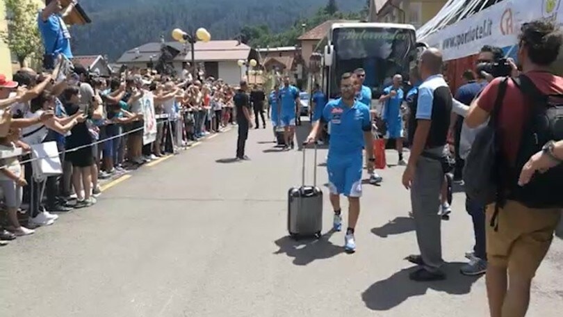Napoli, l'arrivo in hotel della squadra