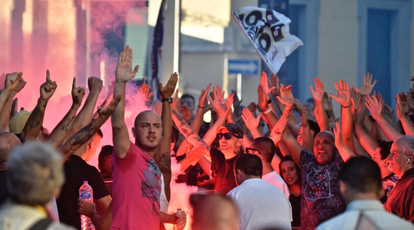 Calciomercato Fiorentina, tifosi contro la società: «Fate schifo»