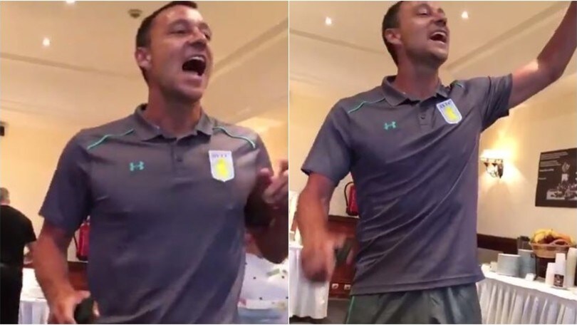 Aston Villa, John Terry show: si presenta cantando "Stand by me"