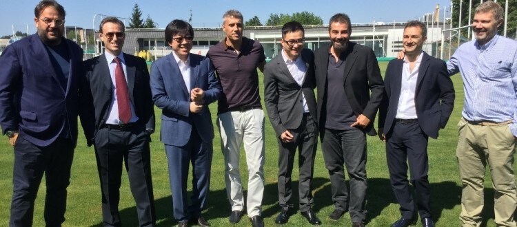 Serie B Parma, Lizhang visita il centro sportivo di Collecchio