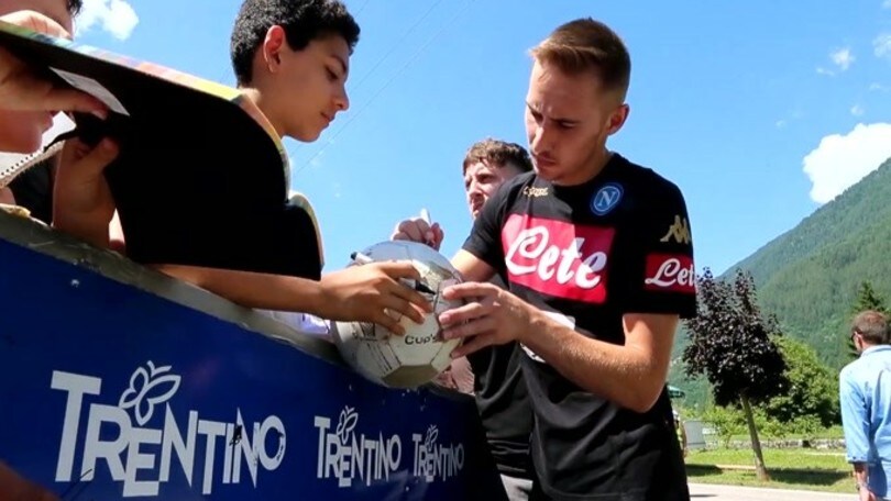 Il Napoli a Dimaro: per Rog autografi e selfie