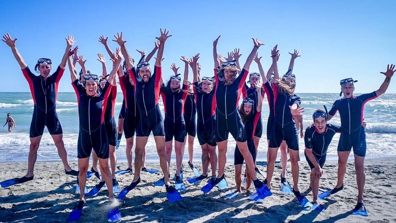 Mamma mia, va in scena il flash mob in spiaggia
