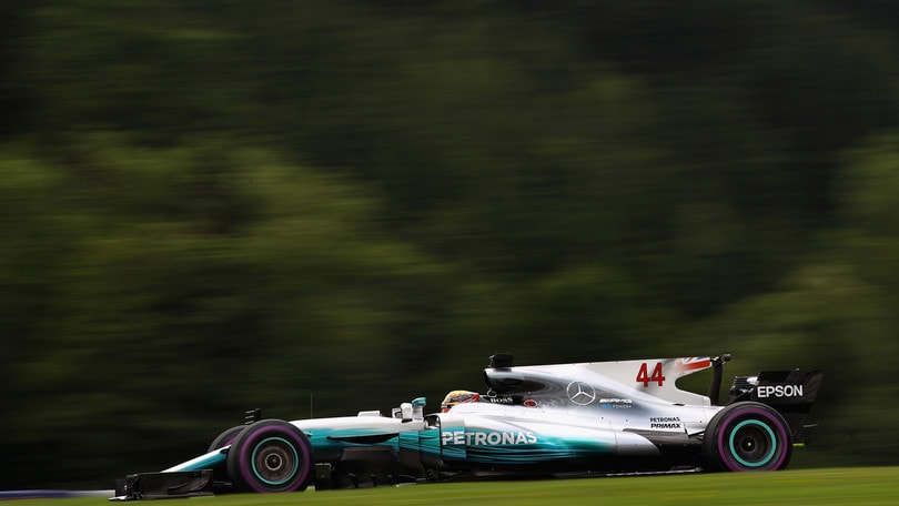 F1, Gp Austria: super Hamilton, la pole vale 1,53
