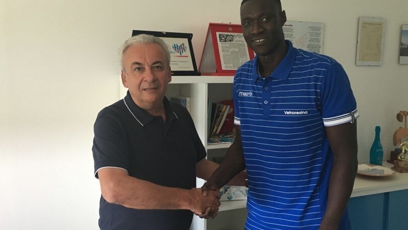 Calciomercato Spal, colpo Gomis: prestito con obbligo di riscatto