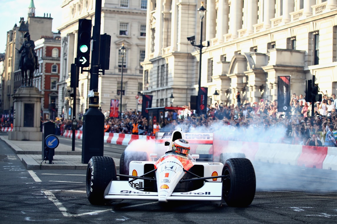 F1, a Londra si scaldano i motori per Silverstone