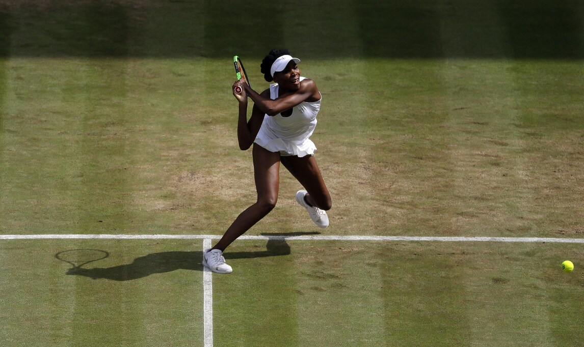 Tennis: Venus Williams da record, nona finale di Wimbledon a 37 anni