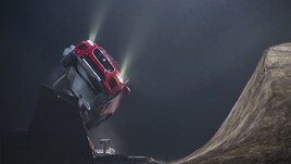 Jaguar E-Pace, debutto da record per il Suv compatto