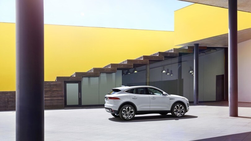 Jaguar E-Pace: foto e prezzi