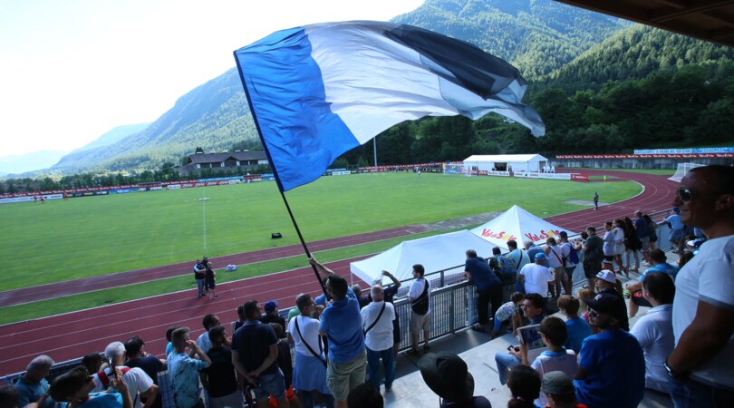 Il Napoli in ritiro: «Vietato riprendere gli allenamenti di Sarri»