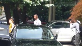 Bonucci termina le visite: foto con i tifosi!
