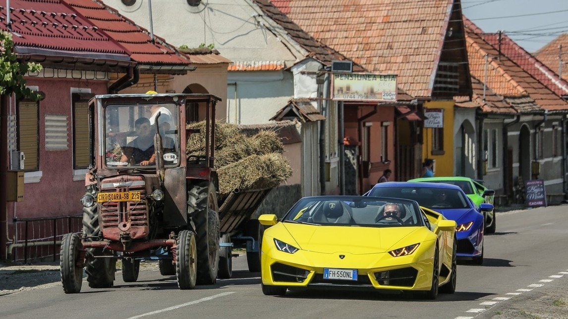 Con Lamborghini Huracàn in Transilvania: la fiera delle vanità