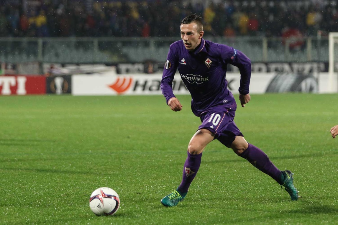 Fiorentina: striscione dei tifosi contro Bernardeschi alla Juventus