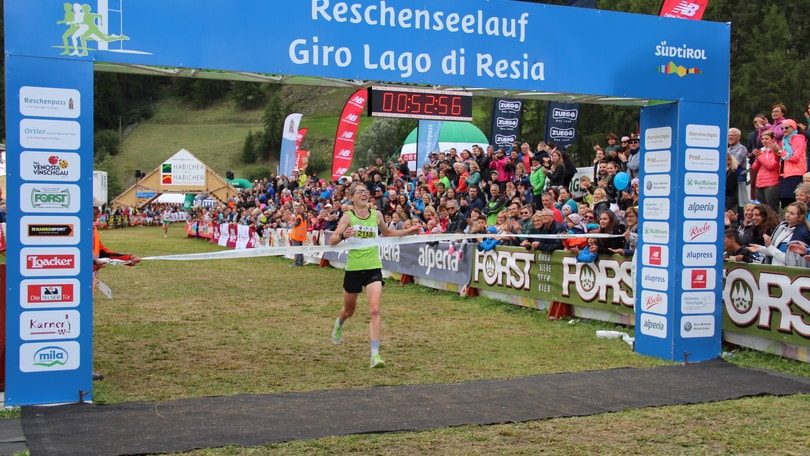 Giro Lago di Resia da record con l'inglesina Emmie Collinge