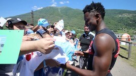 "Tanti auguri a te": compleanno con i tifosi per Diawara
