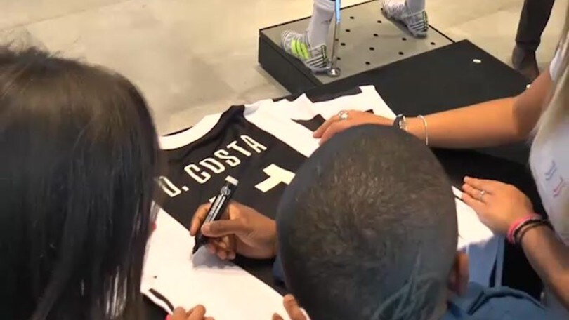 Douglas Costa, che capigliatura!