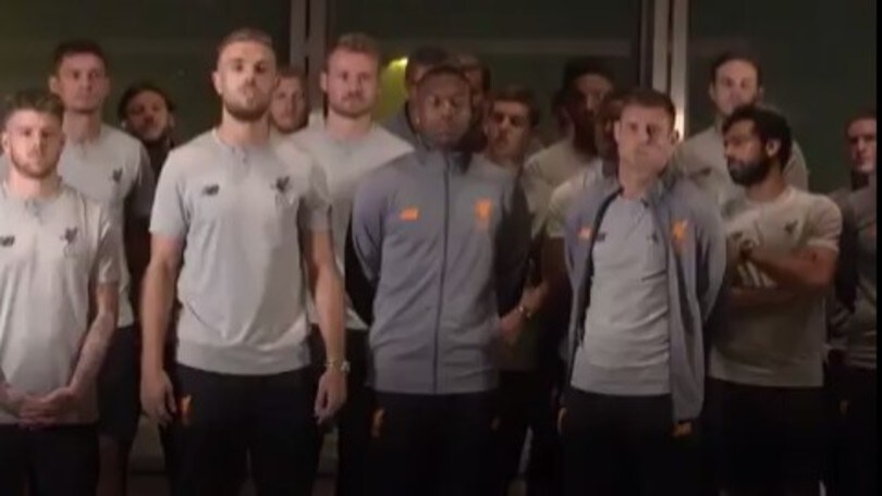 Lucas Leiva alla Lazio, il saluto dei giocatori del Liverpool