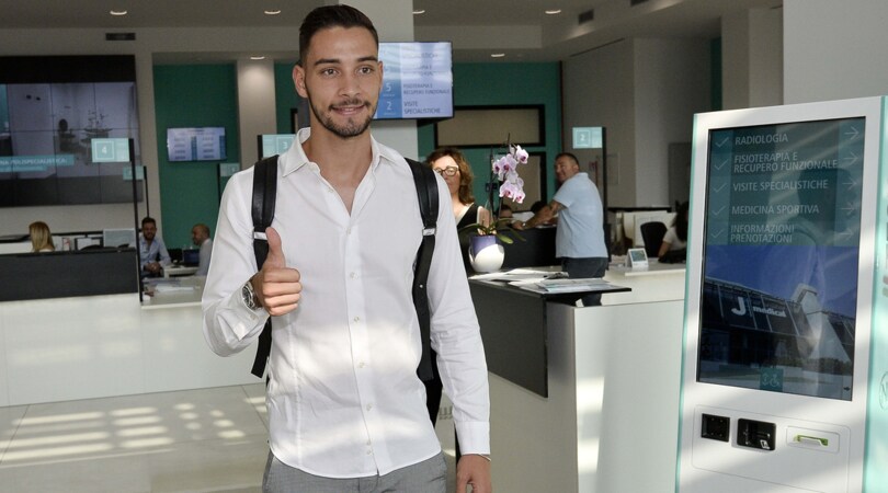 Juventus, De Sciglio è a Torino per le visite mediche