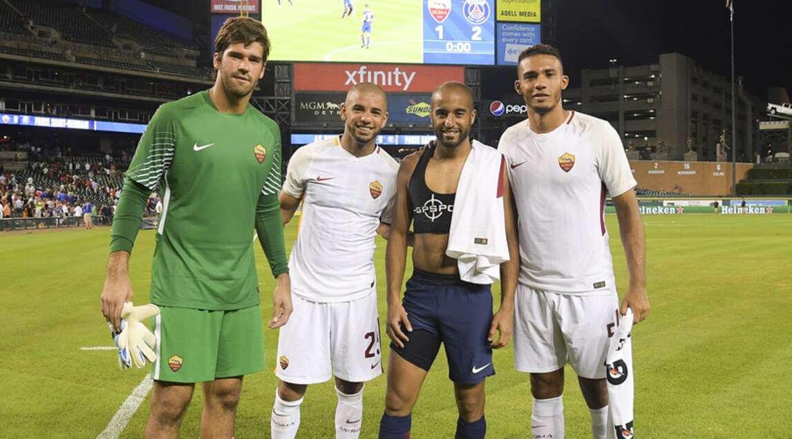 Roma-Psg, esordio per la seconda maglia. E quella foto con Lucas...