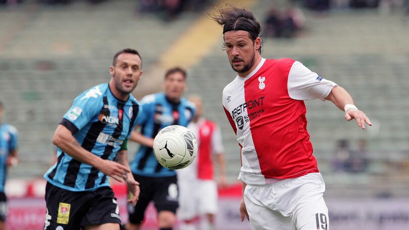 Calciomercato Novara, va via Adorjan. Tutto fatto per Maniero