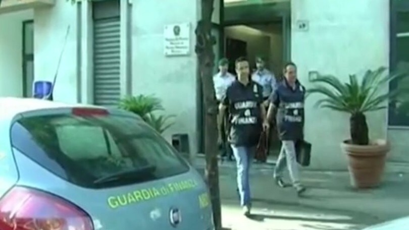 "Tratta" di baby calciatori dall'Africa: 2 arresti