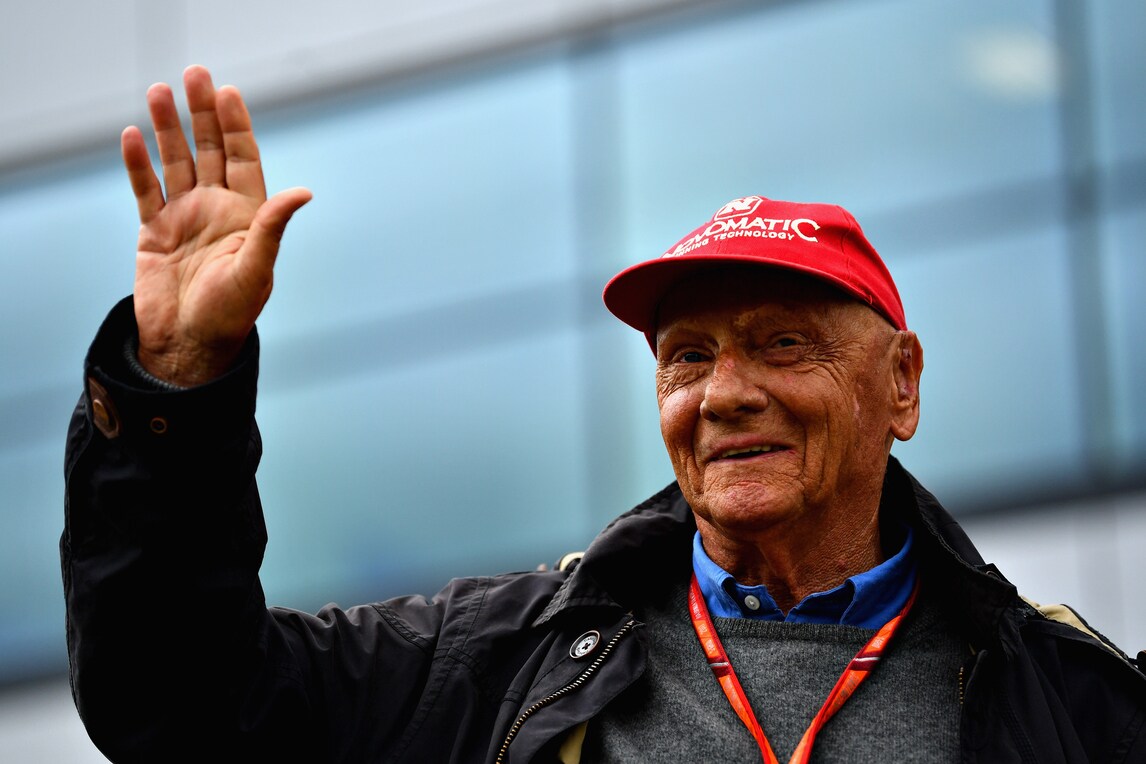 F1, Lauda: «Testa alla Mercedes, cuore con la Ferrari»