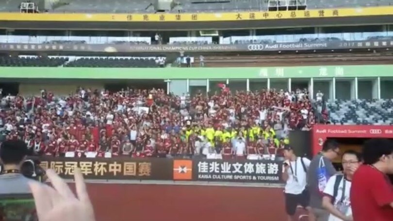 Che cori per il Milan in Cina!