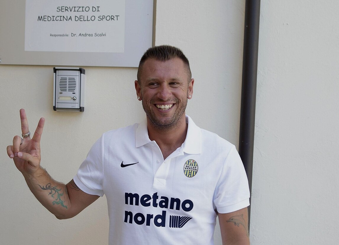 Cassano, dopo l'addio al Verona si ritira: «Priorità alla famiglia»