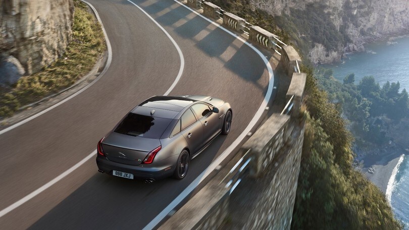 Jaguar XJR 575, foto