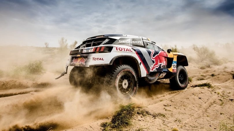 Peugeot regina delle dune al Silk Way Rally