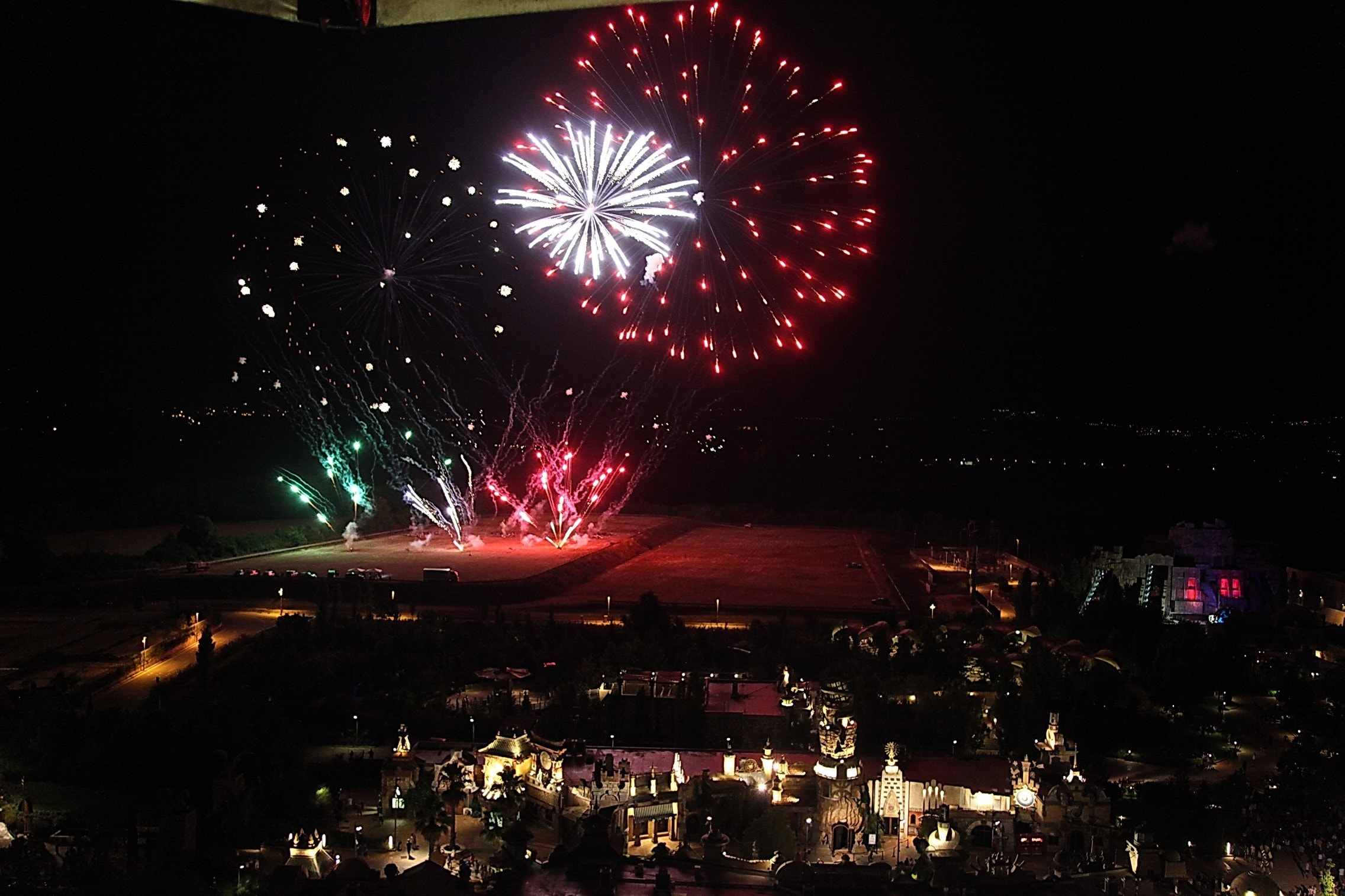 Rainbow Magicland si illumina con Magic Fire Festival