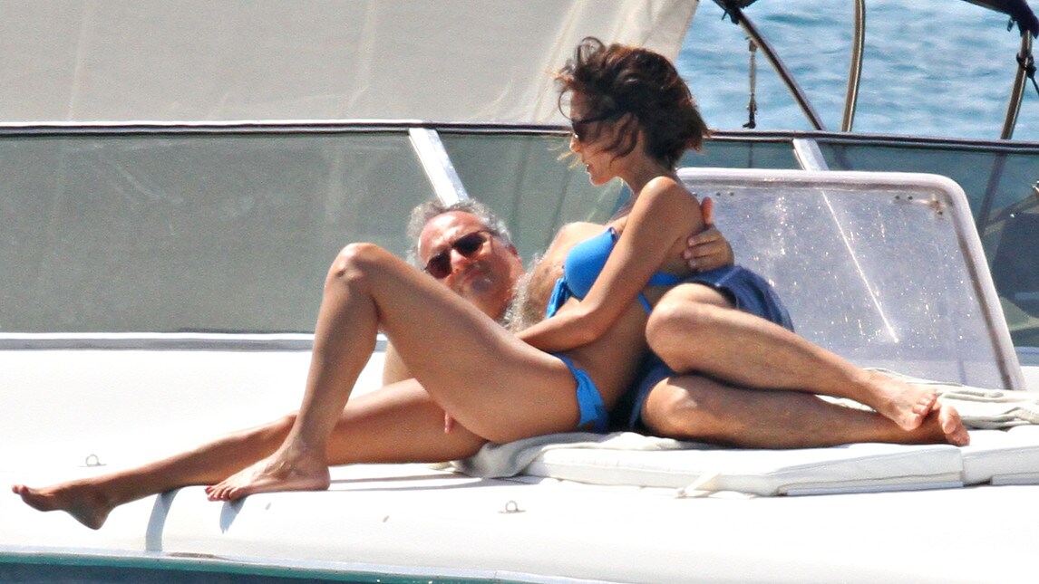 <p>L'ex ministra si rilassa in barca assieme al fidanzato Alessandro Ruben</p>
