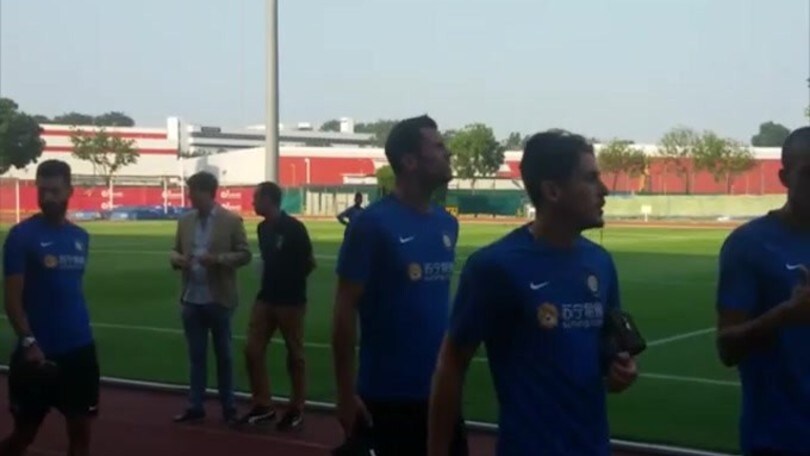 Inter: cori all'arrivo al campo
